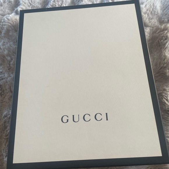 Gucci Men's Leather Blue Pouch With NY Yankees Logo - Picture 13 of 13